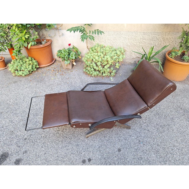 Vintage Model P40 Chair in Chrome by Osvaldo Borsani for Tecno, 1970s For Sale - Image 6 of 10