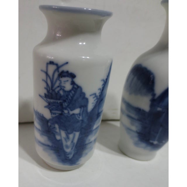 Chinese Jingdezhen Blue and White Porcelain Cabinet Vases- A Pair of 2 For Sale - Image 3 of 7