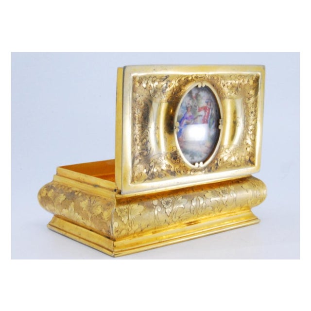 Jewelry Box in Gilded Silver with Engraved Plant Motifs For Sale - Image 4 of 9