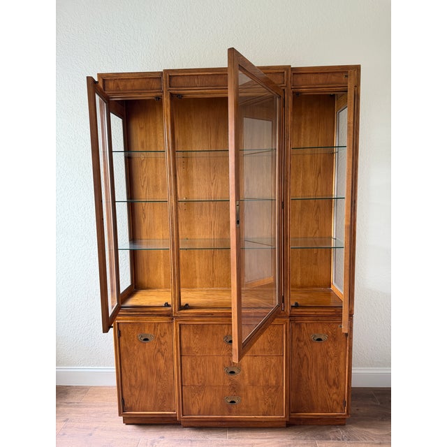 Campaign 1980s Drexel Heritage “Passage” Series Lighted China/Display Hutch, Champagne Style For Sale - Image 3 of 12