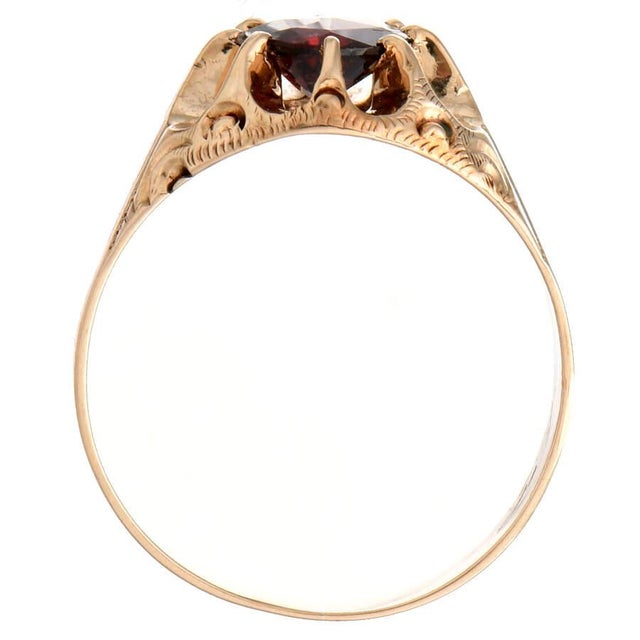 10KYR Garnet(1.25) Engraved Ring, size 9 For Sale - Image 4 of 5