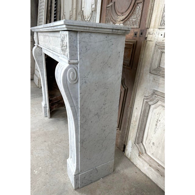 French Louis XVI Style White Carrara Marble Fireplace, 1890 For Sale - Image 13 of 14