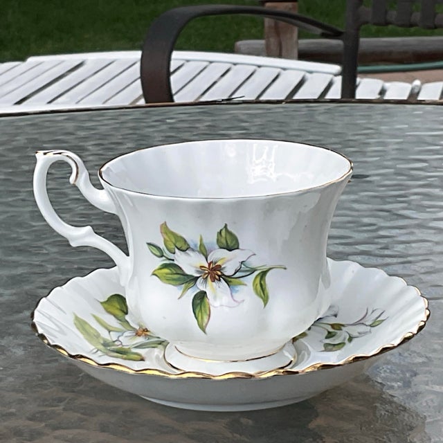Art Nouveau 1990s Royal Albert Trillium Pattern Teacup and Saucer For Sale - Image 3 of 5