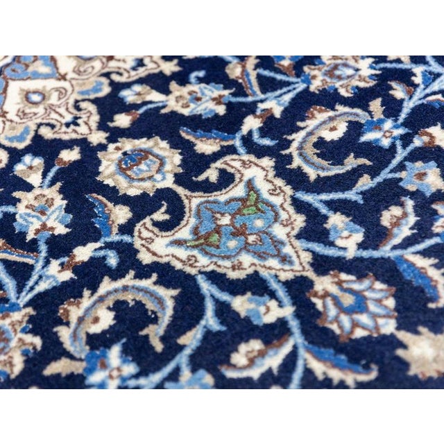 Hand-Knotted Nain Kashmari Rug in Silk For Sale - Image 12 of 15