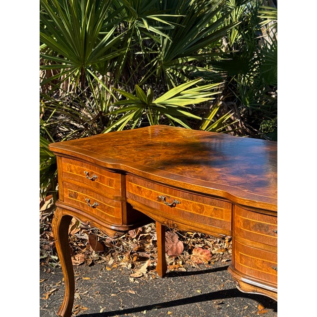Brown 1960s Italian Louis XV Style Writing Desk With Burr Walnut Inlay – Finished Back Executive Desk For Sale - Image 8 of 10