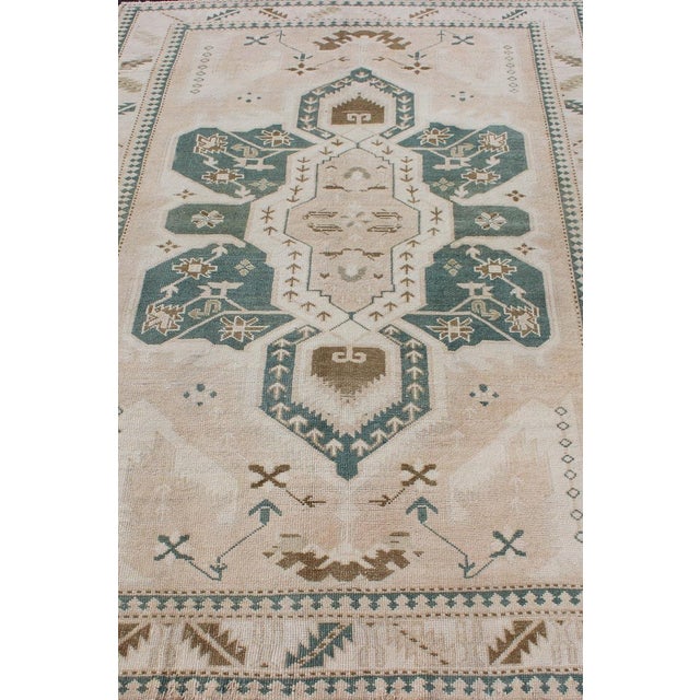 Vintage Turkish Oushak Rug Featuring Soft Ivory Field With Green 4'9 X 7'2 For Sale In Atlanta - Image 6 of 11
