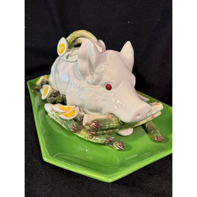Full platter pig soup tureen. Made in Italy by Costa. Has a nice lid and beautiful serving spoon. Bright green platter. 22...