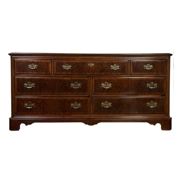 Vintage Drexel Heritage Chippendale Flame Mahogany Lowboy Dresser For Sale