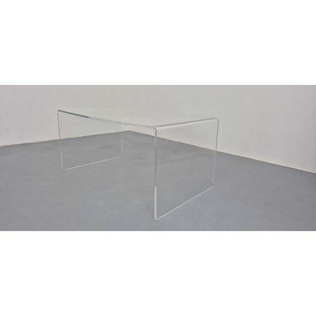 Large Acrylic Glass Coffee Table, USA, 1970s For Sale - Image 11 of 11