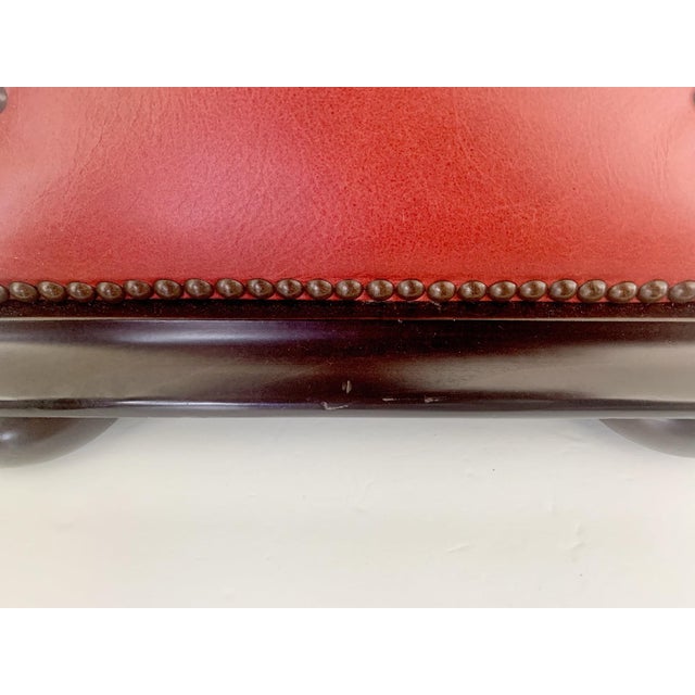Baker Furniture Vintage Two-Tone Hourglass Cinched-Waist Ottoman Stool For Sale In Providence - Image 6 of 7