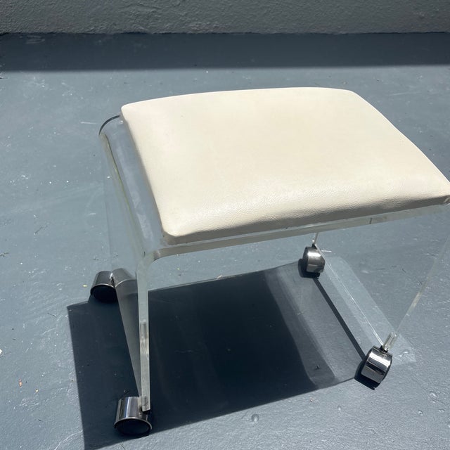 Mid-Century Modern Mid Century Modern Vintage Lucite Vanity Stool 6039 For Sale - Image 3 of 5
