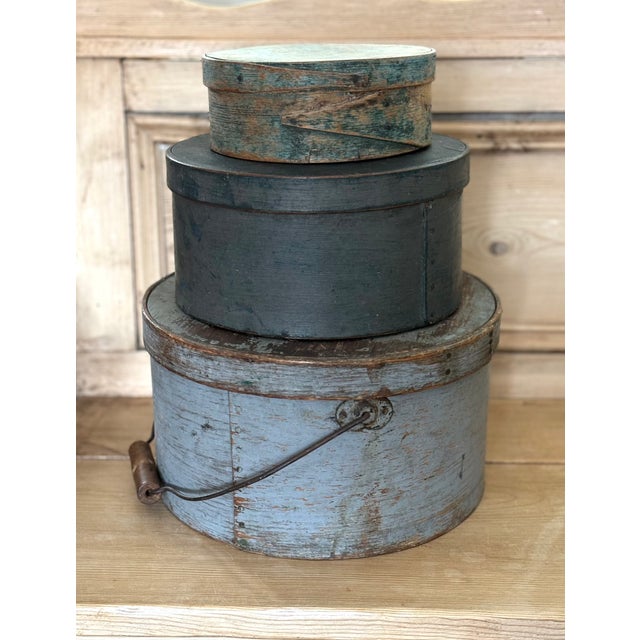A Beautiful Authentic 19th Century Original Paint Handmade Kitchen Bail Handled Pantry Box For Sale - Image 13 of 13