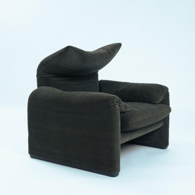 Textile Green Striped Maralunga Chair by Vico Magistretti for Cassina, 1970s For Sale - Image 7 of 18