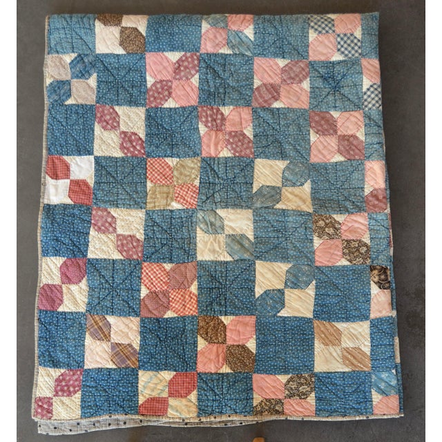 Early 20th C Jacob's Ladder Variation Hand-Quilted Cotton Quilt - For Sale - Image 4 of 12