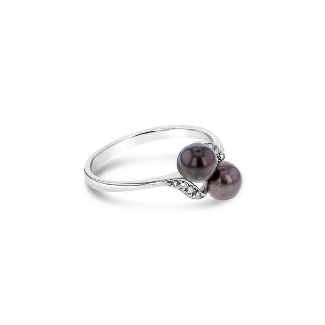 Contemporary Cultured Black Pearl Diamond Ring 14k White Gold, Size 6 For Sale - Image 3 of 5
