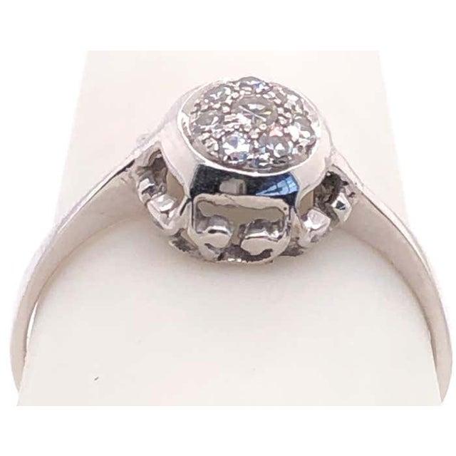 14 Karat White Gold With Center Diamond Cluster Ring For Sale In New York - Image 6 of 7