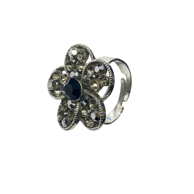 Mid-Century Modern Vintage Silver Tone Ring With Unique Flower Shape Size 7 Resizable For Sale - Image 3 of 5