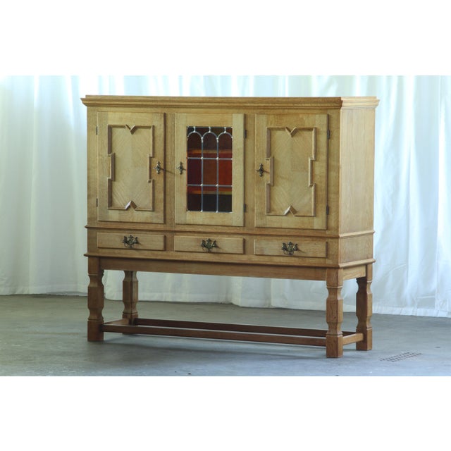 Vintage Oak Brutalist Display Cabinet with Leaded Glass in the style of Kjærnulf, Denmark, 1960s For Sale - Image 18 of 18