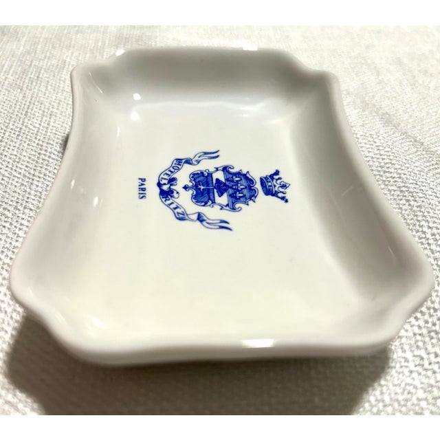 20thC MCM French 5-Star Luxury Ritz Paris Hotel White Milk Glass Ashtray Catchall Trinket Soap Dish For Sale - Image 4 of 6