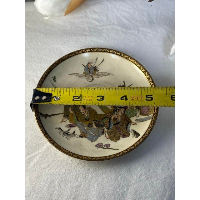 Japanese Satsuma-Style Plate With Four Figures & Gilt Decoration For Sale - Image 10 of 10