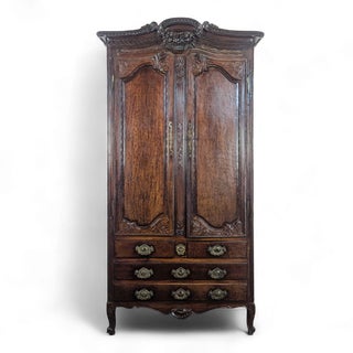 Mottled Mahogany Chest of Drawers in the style of Fécamp For Sale