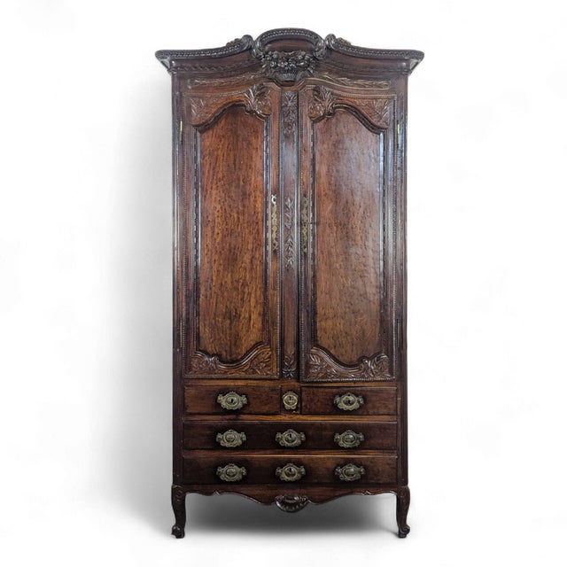 Mottled Mahogany Chest of Drawers in the style of Fécamp For Sale