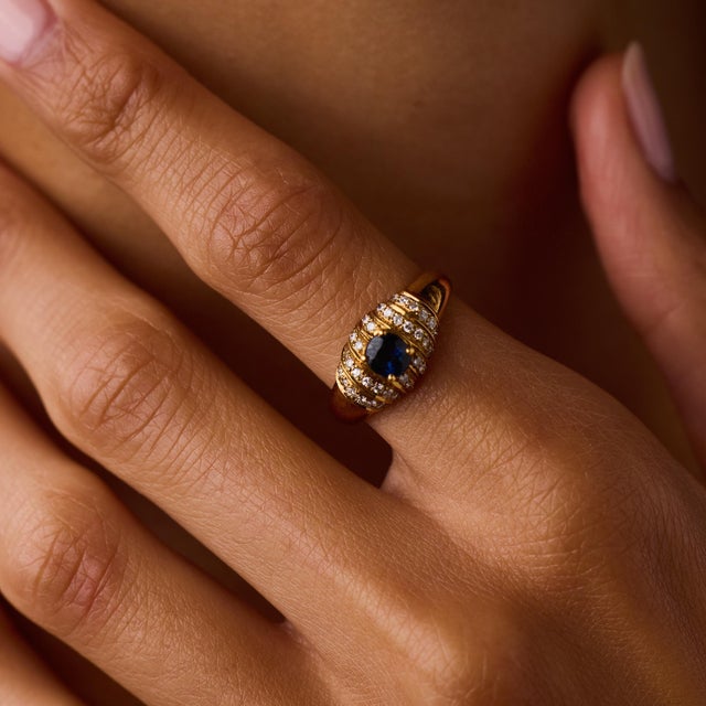 Mid 20th Century Vintage Sapphire Diamond 18k Yellow Gold Ring, Size 7 For Sale - Image 5 of 6