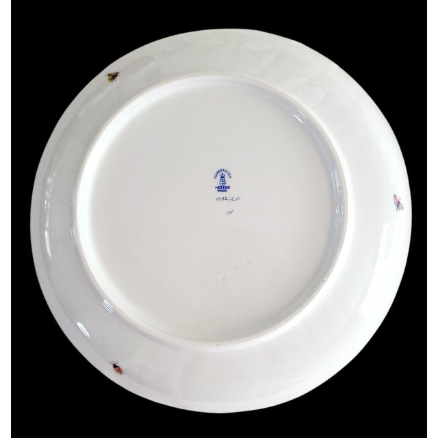Ceramic Herend Rothschild Bird 1960s Porcelain Scalloped Rim 10.5" Vegetable Bowl - Discontinued - For Sale - Image 7 of 8