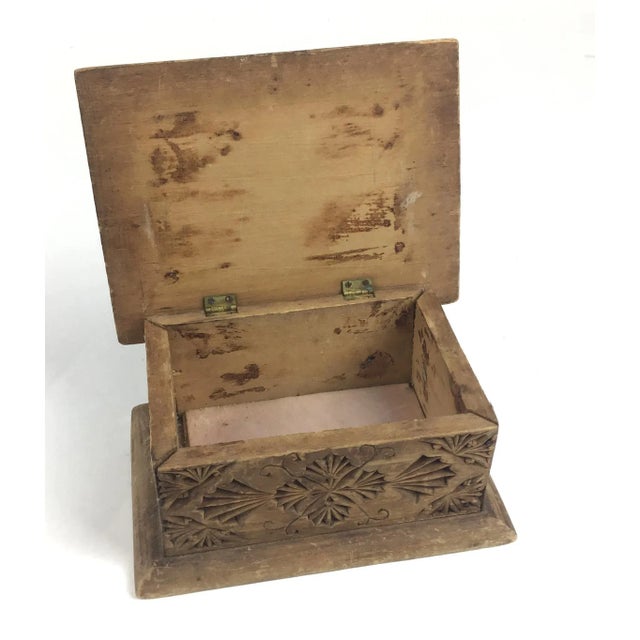 Antique American Pioneer Chip Carved Wood Box For Sale - Image 9 of 13