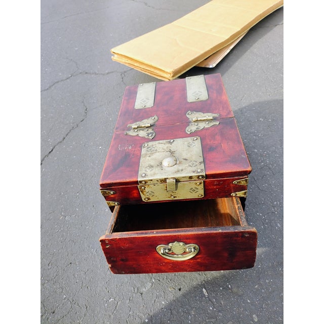 Antique Korean Joseon Dynasty Vanity Box | 19th Century Campaign Style Traveling Mirror Chest | Moody Dark Wood & Brass Relic For Sale In Sacramento - Image 6 of 9
