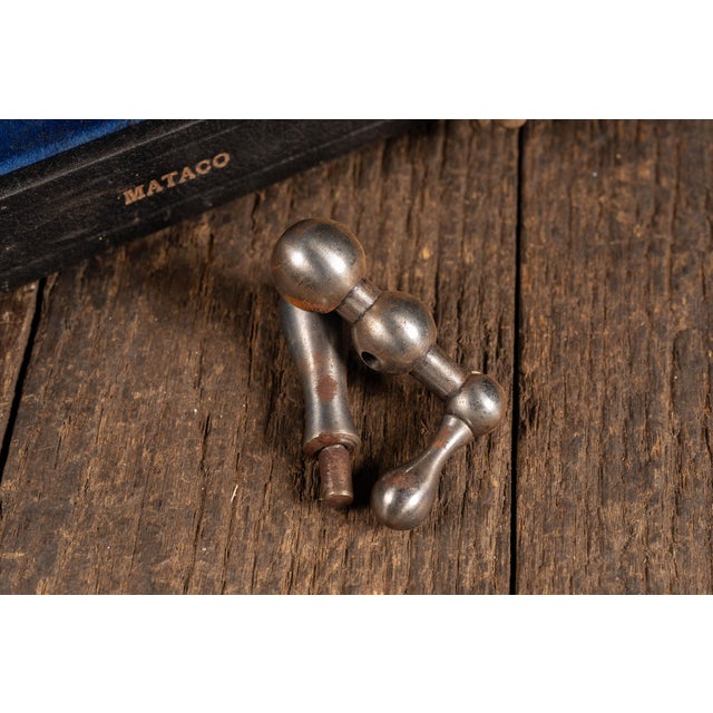 Vintage Mataco Knobs and Fixtures Salesman Sample Case For Sale In Chicago - Image 6 of 6