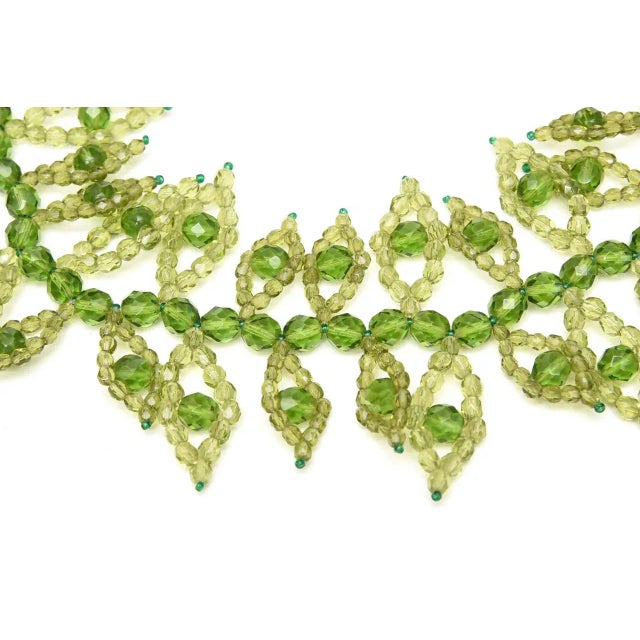 Vintage Coppola E Toppo Chartreuse Kelly Green Beaded Wrap Necklace Italian For Sale - Image 4 of 9