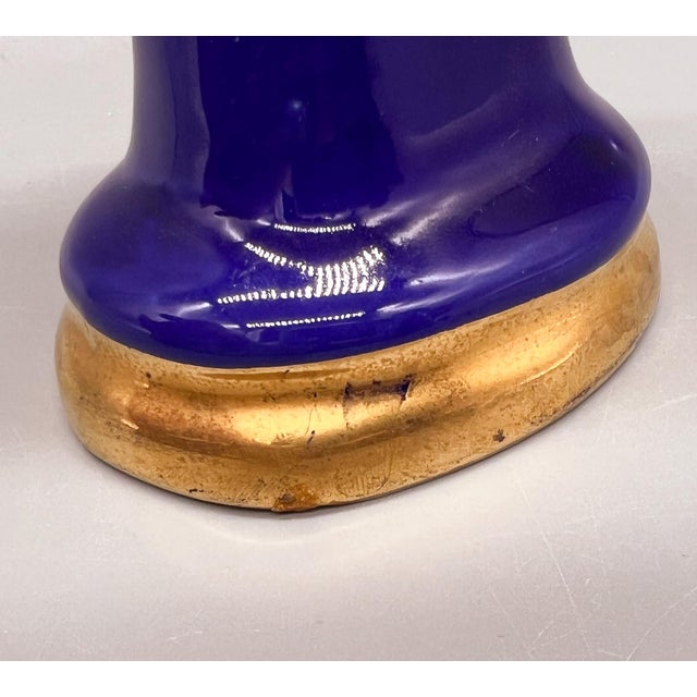 20th C. Royal Blue & 22k Gold Cockatoo Parrot Figurines – Tropical Revival / Luxe Decor For Sale - Image 9 of 10