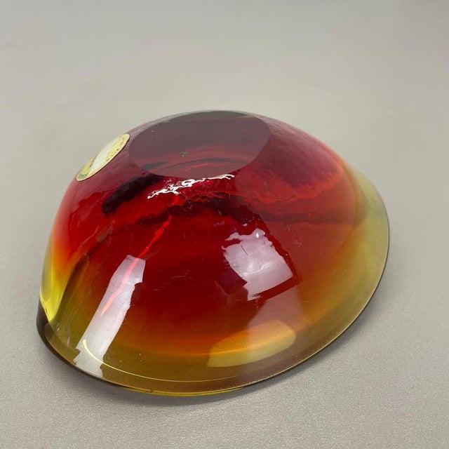 Murano Glass Red Yellow Bowl Element Shell Ashtray Seguso Murano, Italy, 1970s For Sale - Image 12 of 17