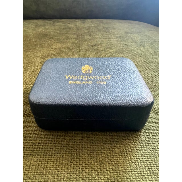 Vintage Royal British "Wedgwood" Jasper ware Gold Plate Cufflinks Circa 1980 For Sale - Image 9 of 18