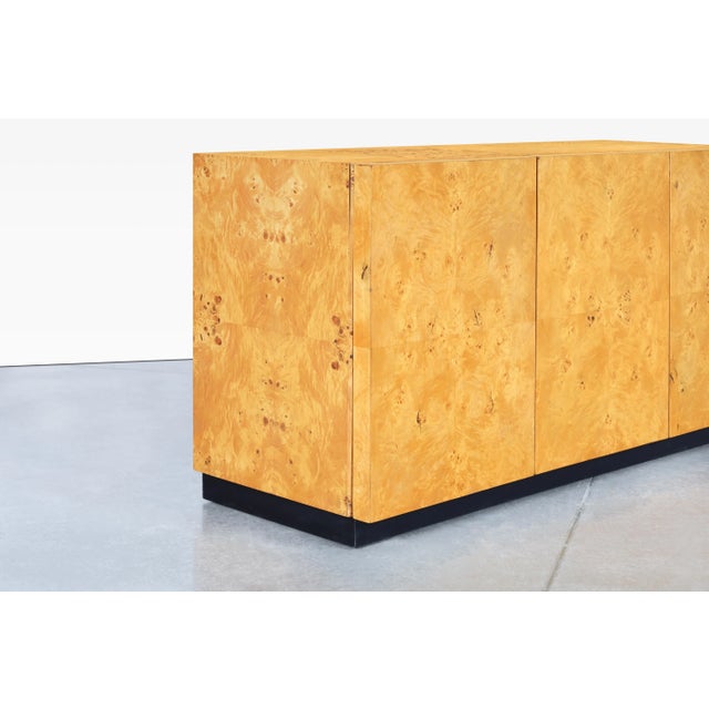 1970s Mid-Century Modern Burl Wood Credenza by Arthur Umanoff for Dillingham For Sale - Image 5 of 12