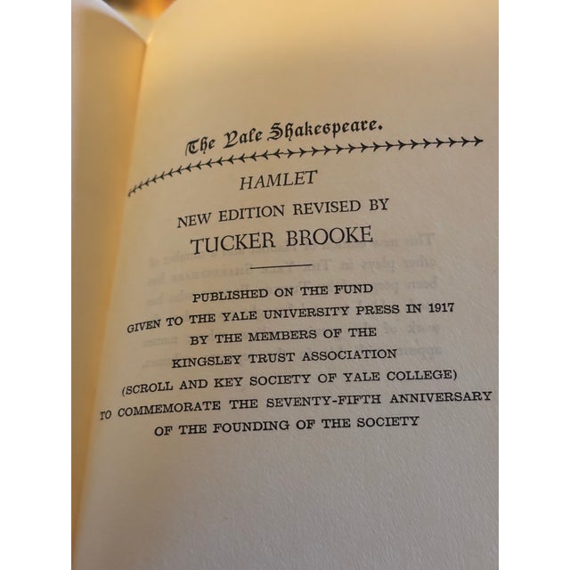 17th Century 13 Shakespeare Books Collection - The Yale Shakespeare For Sale - Image 10 of 12
