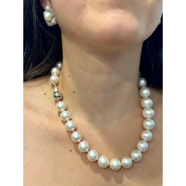 13-16.5mm White South Sea Round Pearl Necklace - AAA Quality, 29 Pieces +Diamond For Sale - Image 12 of 18