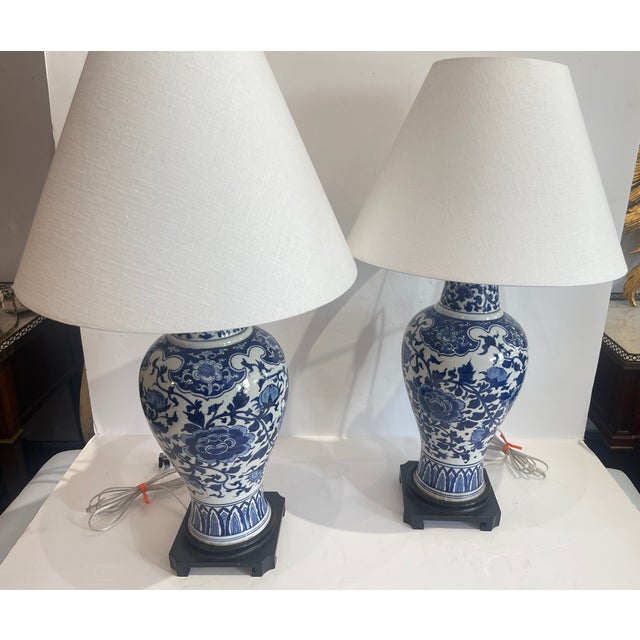 Just in this beautiful Pair of Antique Blue & White Chinese porcelain Ginger Jars. These are Chinese porcelain lidded...