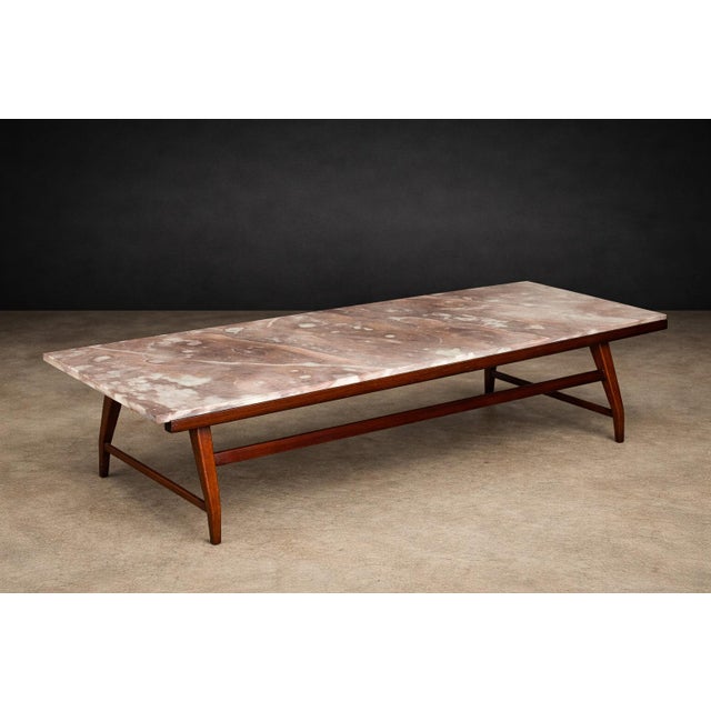 Wood Brazilian Modern Coffee Table in Caviuna wood & Rosé Portuguese Marble Top by Giuseppe Scapinelli, Brazil, 1950s — Lot 884 For Sale - Image 7 of 16