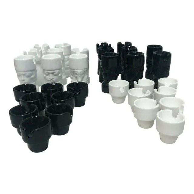 Ceramic Chess Pieces by Enzo Bioli for Il Picchio, 1970s, Set of 32 For Sale - Image 4 of 6