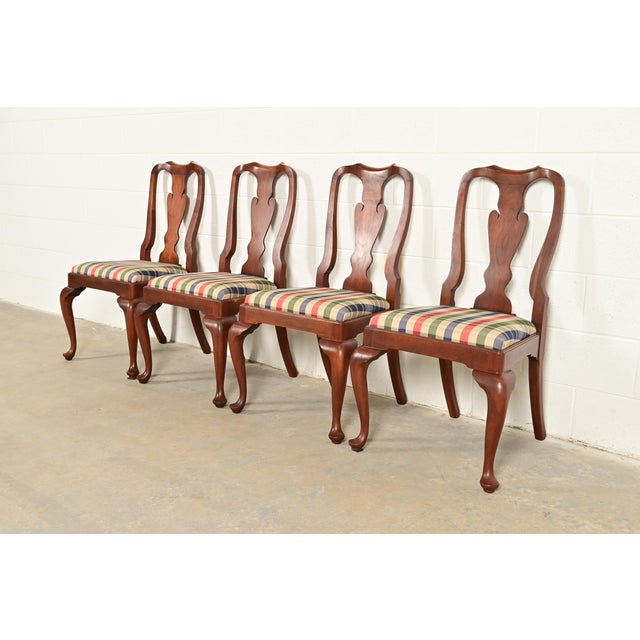 Henkel Harris Henkel Harris Queen Anne Solid Cherry Wood Dining Chairs, Set of Four For Sale - Image 4 of 14