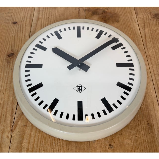 Gray Vintage Industrial Wall Clock from TN, 1960s For Sale - Image 8 of 16