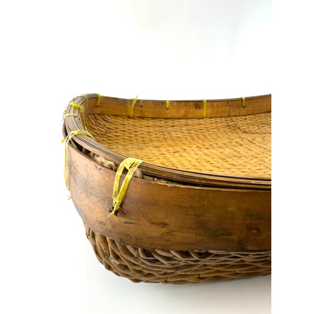 Early 20th Century Handwoven Bamboo Basket With Bentwood Rim, Circa 1930s–1940s For Sale In Little Rock - Image 6 of 8