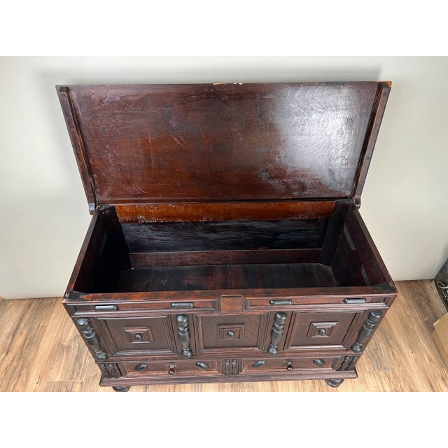 Vintage Wallace Nutting Walnut Lift Top Pilgrim Style Chest, Catalogue #909 C. 1940 For Sale In Boston - Image 6 of 11