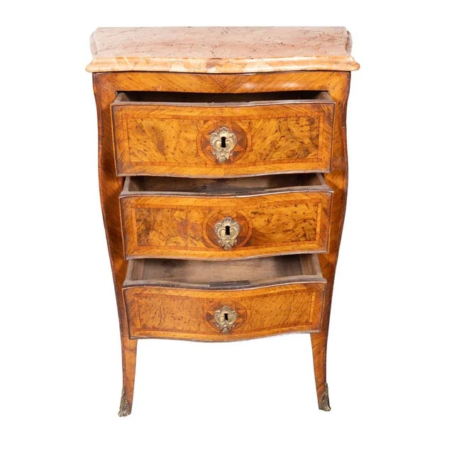 Mid 18th Century Pair of Italian Rococo Walnut Commodinis For Sale - Image 5 of 12