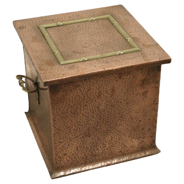 Hand Beaten Arts and Crafts Copper Coal Box, 1880 For Sale