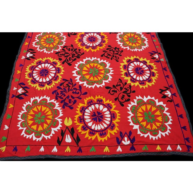 Vintage Hand Embroidered Suzani Wall Hanging, 1920s For Sale - Image 17 of 18