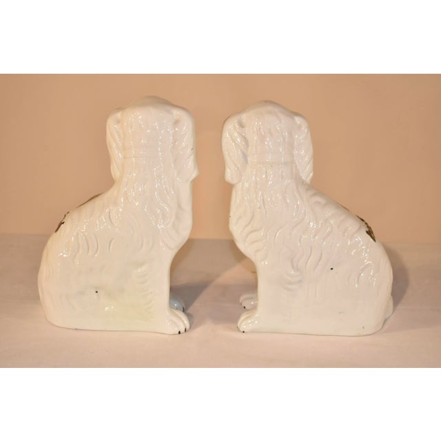 English Pair of 19th Century Staffordshire Spaniels For Sale - Image 3 of 8