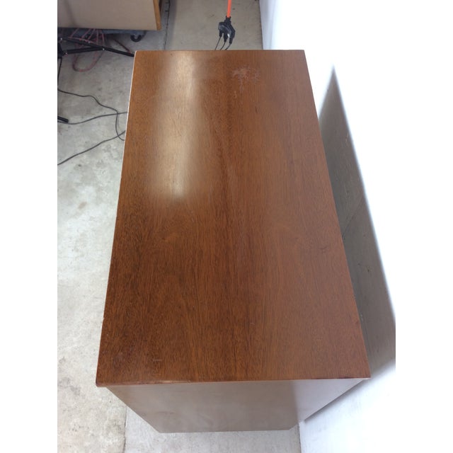 Mid-Century Modern Mid Century Modern Four Drawer Highboy Dresser With Chrome Hardware For Sale - Image 3 of 14